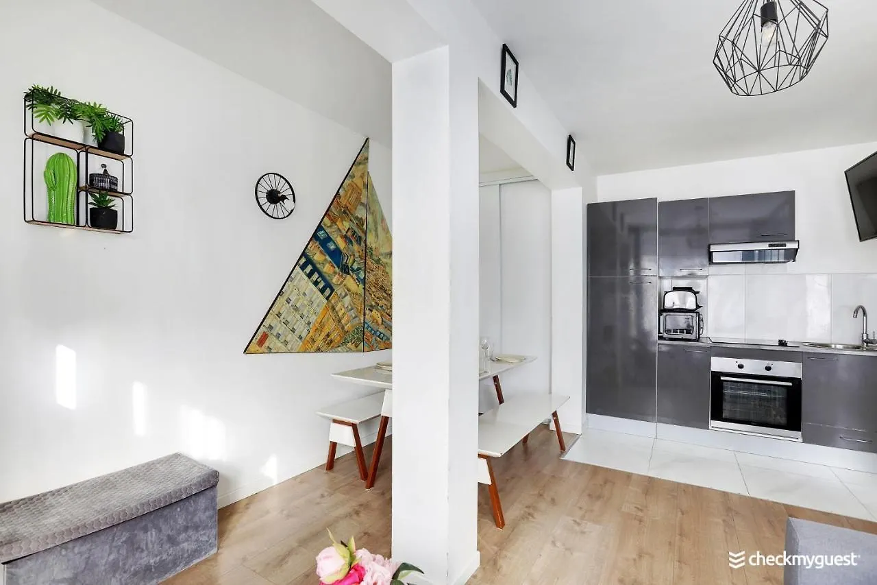 Cmg Sacre Coeur Eugene Carriere Apartment Paris