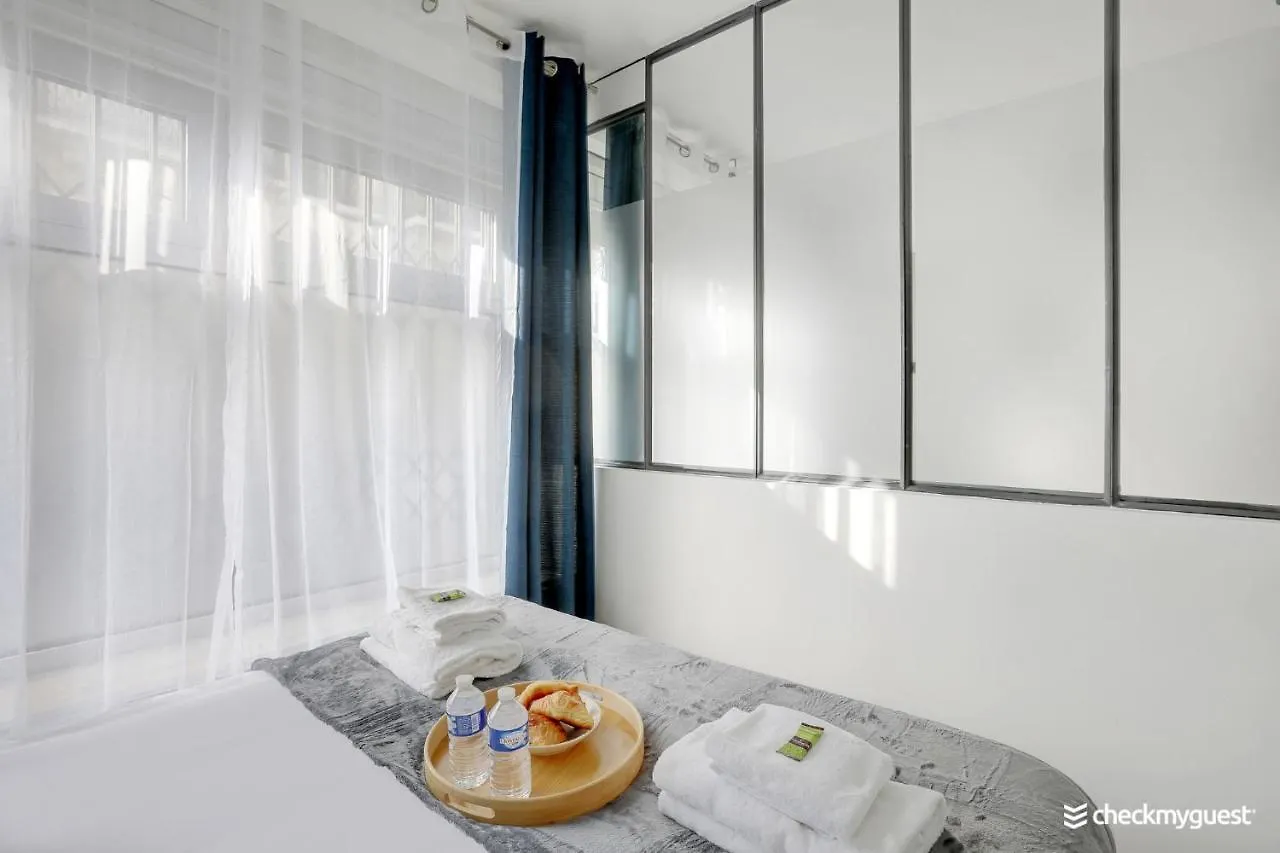 Cmg Sacre Coeur Eugene Carriere Apartment Paris