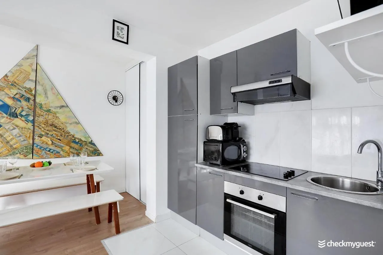 Cmg Sacre Coeur Eugene Carriere Apartment Paris France